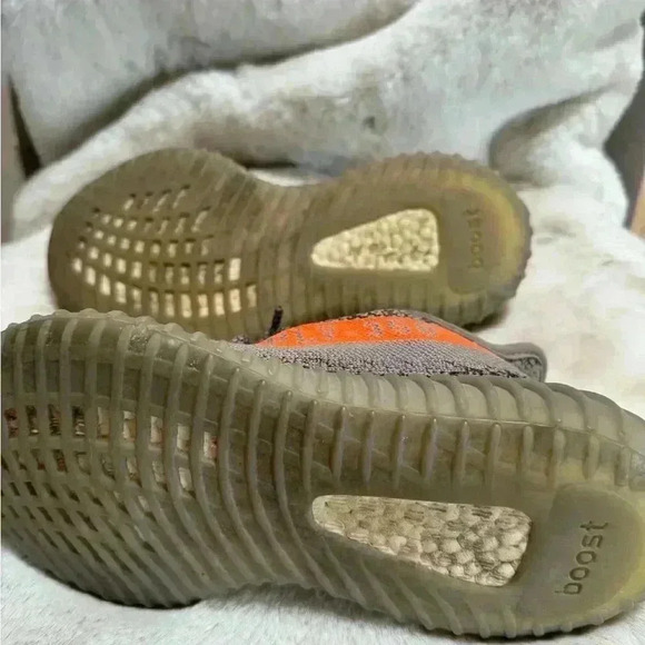 adidas Yeezy Boost 350 V2 Low Beluga Reflective size 5 - Picture 10 of 16